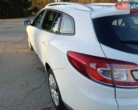 Белый Рено Меган, объемом двигателя 1.5 л и пробегом 271 тыс. км за 8000 $, фото 3 на Automoto.ua