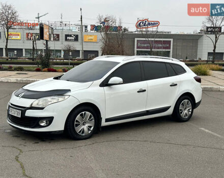 Белый Рено Меган, объемом двигателя 1.5 л и пробегом 231 тыс. км за 6800 $, фото 1 на Automoto.ua