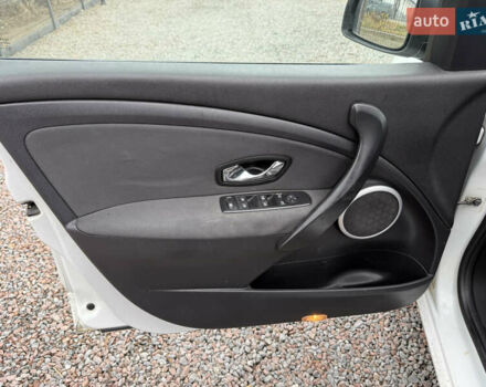 Белый Рено Меган, объемом двигателя 1.46 л и пробегом 271 тыс. км за 6500 $, фото 28 на Automoto.ua