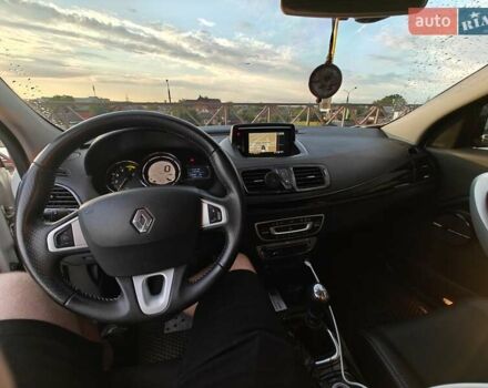Белый Рено Меган, объемом двигателя 1.46 л и пробегом 240 тыс. км за 10300 $, фото 19 на Automoto.ua