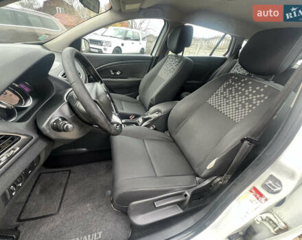 Белый Рено Меган, объемом двигателя 1.46 л и пробегом 255 тыс. км за 6500 $, фото 12 на Automoto.ua