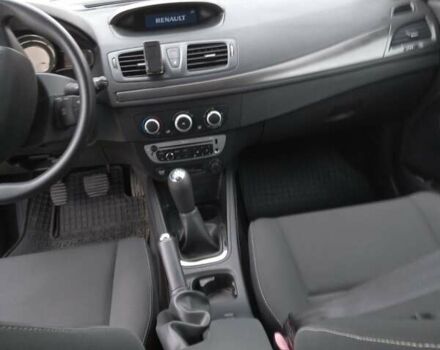 Белый Рено Меган, объемом двигателя 1.5 л и пробегом 200 тыс. км за 7600 $, фото 1 на Automoto.ua