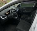 Белый Рено Меган, объемом двигателя 1.5 л и пробегом 300 тыс. км за 6500 $, фото 3 на Automoto.ua