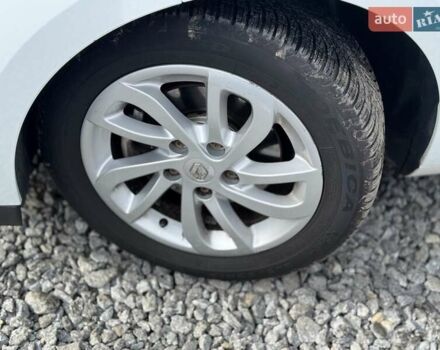 Белый Рено Меган, объемом двигателя 1.5 л и пробегом 190 тыс. км за 8900 $, фото 5 на Automoto.ua