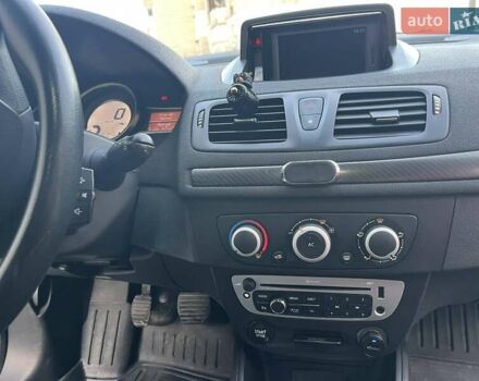 Белый Рено Меган, объемом двигателя 1.5 л и пробегом 310 тыс. км за 8300 $, фото 28 на Automoto.ua