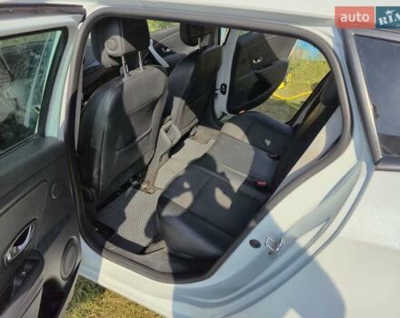 Білий Рено Меган, об'ємом двигуна 1.46 л та пробігом 270 тис. км за 8900 $, фото 2 на Automoto.ua