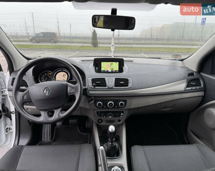 Білий Рено Меган, об'ємом двигуна 1.6 л та пробігом 235 тис. км за 7500 $, фото 23 на Automoto.ua