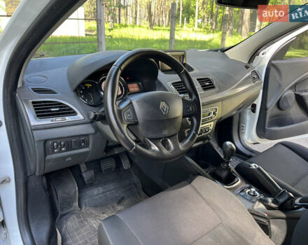 Білий Рено Меган, об'ємом двигуна 1.5 л та пробігом 210 тис. км за 6200 $, фото 18 на Automoto.ua