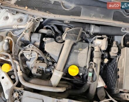 Білий Рено Меган, об'ємом двигуна 1.46 л та пробігом 250 тис. км за 6999 $, фото 93 на Automoto.ua