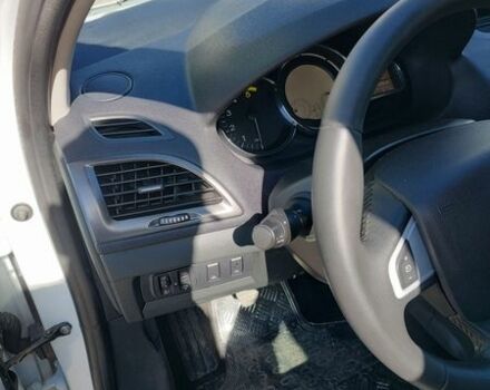 Белый Рено Меган, объемом двигателя 1.5 л и пробегом 247 тыс. км за 8150 $, фото 16 на Automoto.ua