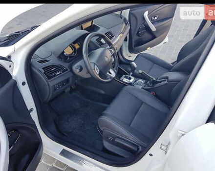 Белый Рено Меган, объемом двигателя 1.5 л и пробегом 211 тыс. км за 8100 $, фото 5 на Automoto.ua