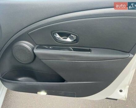 Белый Рено Меган, объемом двигателя 1.5 л и пробегом 310 тыс. км за 8300 $, фото 22 на Automoto.ua