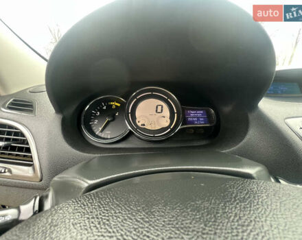 Белый Рено Меган, объемом двигателя 1.46 л и пробегом 255 тыс. км за 6500 $, фото 31 на Automoto.ua