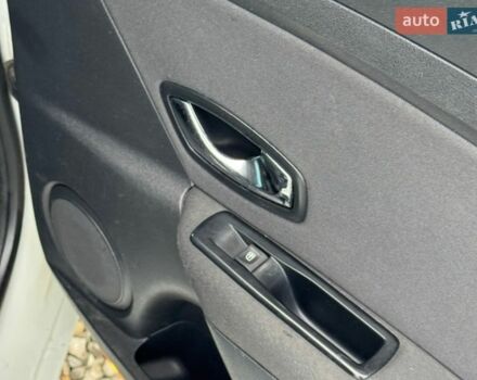 Білий Рено Меган, об'ємом двигуна 1.5 л та пробігом 274 тис. км за 6500 $, фото 53 на Automoto.ua