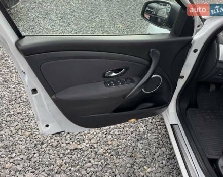 Белый Рено Меган, объемом двигателя 1.5 л и пробегом 190 тыс. км за 8900 $, фото 17 на Automoto.ua