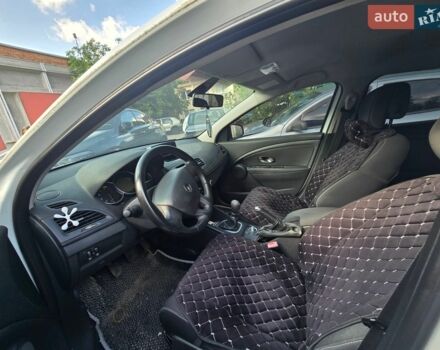 Білий Рено Меган, об'ємом двигуна 1.46 л та пробігом 243 тис. км за 2700 $, фото 3 на Automoto.ua