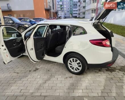 Білий Рено Меган, об'ємом двигуна 1.46 л та пробігом 250 тис. км за 6999 $, фото 68 на Automoto.ua