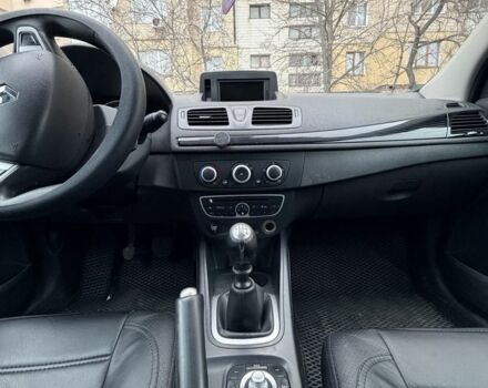 Белый Рено Меган, объемом двигателя 1.5 л и пробегом 330 тыс. км за 6500 $, фото 8 на Automoto.ua