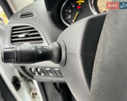 Белый Рено Меган, объемом двигателя 1.5 л и пробегом 240 тыс. км за 8190 $, фото 24 на Automoto.ua