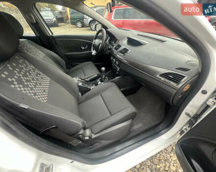 Белый Рено Меган, объемом двигателя 1.46 л и пробегом 255 тыс. км за 6500 $, фото 14 на Automoto.ua