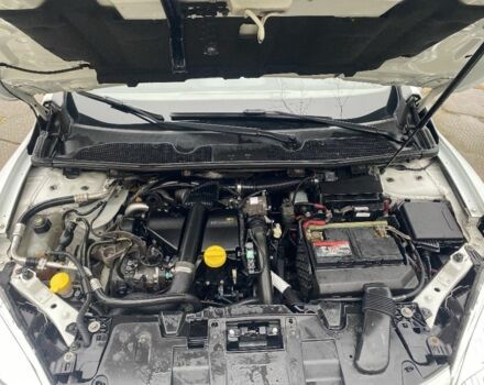 Белый Рено Меган, объемом двигателя 2 л и пробегом 266 тыс. км за 5600 $, фото 4 на Automoto.ua