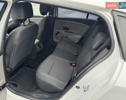 Білий Рено Меган, об'ємом двигуна 1.6 л та пробігом 235 тис. км за 7500 $, фото 26 на Automoto.ua