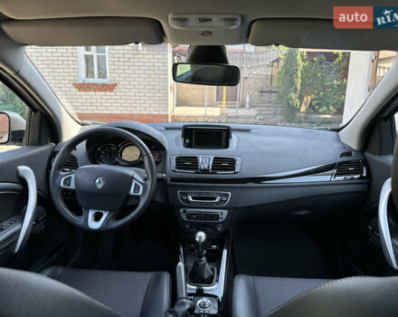 Белый Рено Меган, объемом двигателя 1.6 л и пробегом 208 тыс. км за 8800 $, фото 32 на Automoto.ua