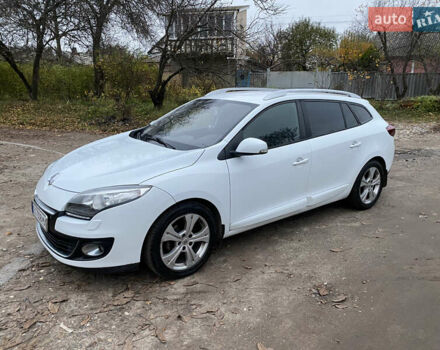 Білий Рено Меган, об'ємом двигуна 1.46 л та пробігом 300 тис. км за 5800 $, фото 1 на Automoto.ua