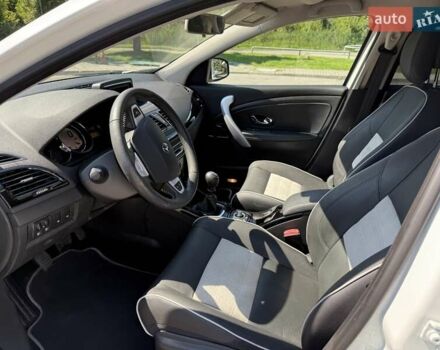 Белый Рено Меган, объемом двигателя 1.5 л и пробегом 225 тыс. км за 7699 $, фото 90 на Automoto.ua