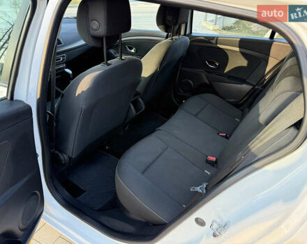 Белый Рено Меган, объемом двигателя 1.5 л и пробегом 257 тыс. км за 7200 $, фото 14 на Automoto.ua