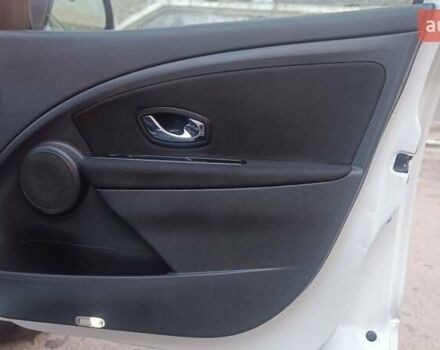 Белый Рено Меган, объемом двигателя 1.5 л и пробегом 265 тыс. км за 6900 $, фото 51 на Automoto.ua