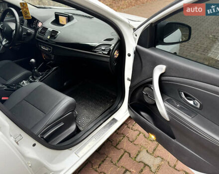 Білий Рено Меган, об'ємом двигуна 1.5 л та пробігом 260 тис. км за 8000 $, фото 24 на Automoto.ua