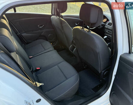 Белый Рено Меган, объемом двигателя 1.5 л и пробегом 257 тыс. км за 7200 $, фото 13 на Automoto.ua