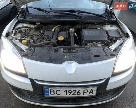 Белый Рено Меган, объемом двигателя 1.5 л и пробегом 260 тыс. км за 8100 $, фото 2 на Automoto.ua