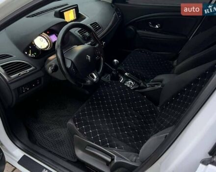 Белый Рено Меган, объемом двигателя 1.5 л и пробегом 300 тыс. км за 6600 $, фото 13 на Automoto.ua