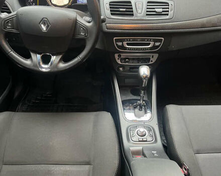 Белый Рено Меган, объемом двигателя 1.46 л и пробегом 290 тыс. км за 7300 $, фото 5 на Automoto.ua