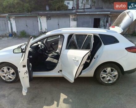 Белый Рено Меган, объемом двигателя 1.5 л и пробегом 250 тыс. км за 7100 $, фото 14 на Automoto.ua