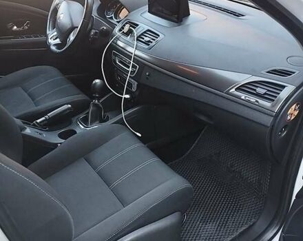 Білий Рено Меган, об'ємом двигуна 1.5 л та пробігом 299 тис. км за 8350 $, фото 11 на Automoto.ua