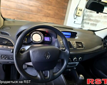 Белый Рено Меган, объемом двигателя 1.5 л и пробегом 269 тыс. км за 6700 $, фото 12 на Automoto.ua