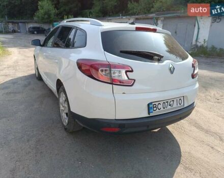Белый Рено Меган, объемом двигателя 1.5 л и пробегом 250 тыс. км за 7100 $, фото 7 на Automoto.ua