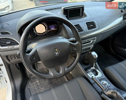 Белый Рено Меган, объемом двигателя 1.5 л и пробегом 259 тыс. км за 7999 $, фото 17 на Automoto.ua