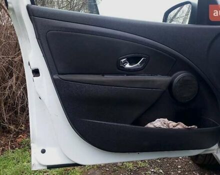 Белый Рено Меган, объемом двигателя 1.46 л и пробегом 270 тыс. км за 6100 $, фото 9 на Automoto.ua