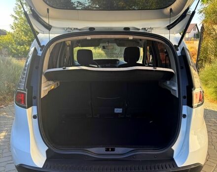 Белый Рено Меган, объемом двигателя 1.5 л и пробегом 250 тыс. км за 6300 $, фото 7 на Automoto.ua