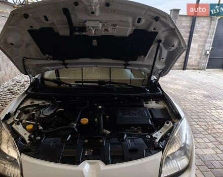 Белый Рено Меган, объемом двигателя 1.5 л и пробегом 269 тыс. км за 6700 $, фото 4 на Automoto.ua