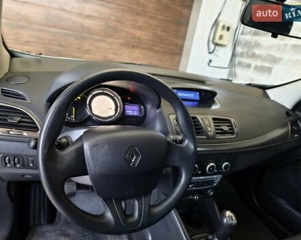 Белый Рено Меган, объемом двигателя 1.5 л и пробегом 269 тыс. км за 6700 $, фото 13 на Automoto.ua