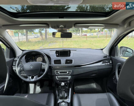 Белый Рено Меган, объемом двигателя 1.5 л и пробегом 225 тыс. км за 8900 $, фото 19 на Automoto.ua