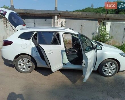 Белый Рено Меган, объемом двигателя 1.5 л и пробегом 250 тыс. км за 7100 $, фото 15 на Automoto.ua