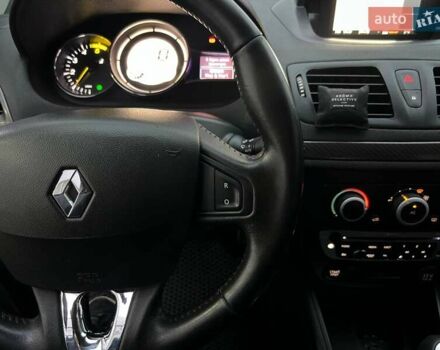 Белый Рено Меган, объемом двигателя 1.5 л и пробегом 300 тыс. км за 6600 $, фото 17 на Automoto.ua