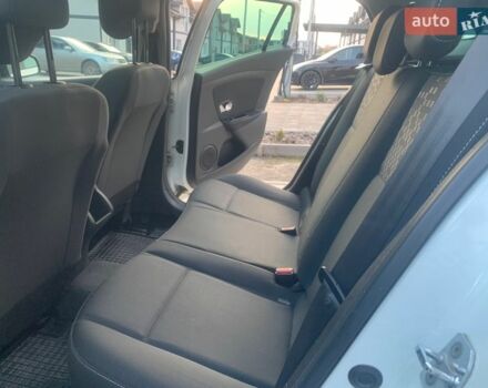 Білий Рено Меган, об'ємом двигуна 1.46 л та пробігом 398 тис. км за 6100 $, фото 13 на Automoto.ua