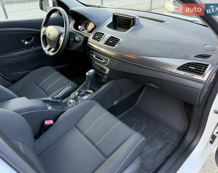 Белый Рено Меган, объемом двигателя 1.5 л и пробегом 259 тыс. км за 7999 $, фото 27 на Automoto.ua